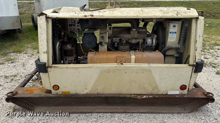 image for item ED5686 2001 Ingersoll-Rand P185WJD air compressor