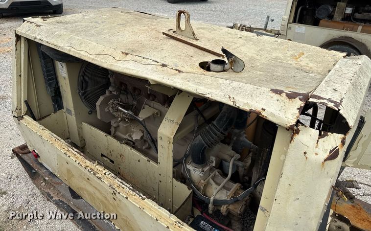 image for item ED5686 2001 Ingersoll-Rand P185WJD air compressor