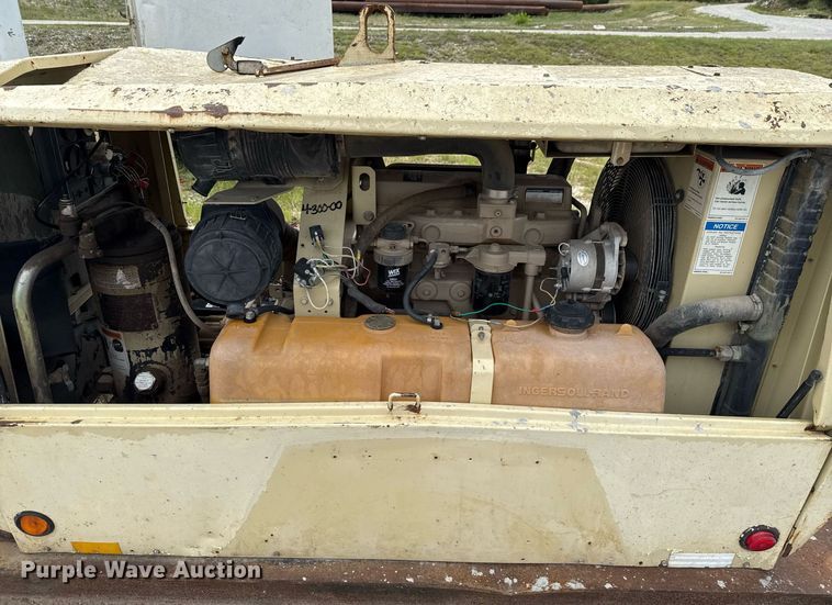 image for item ED5686 2001 Ingersoll-Rand P185WJD air compressor