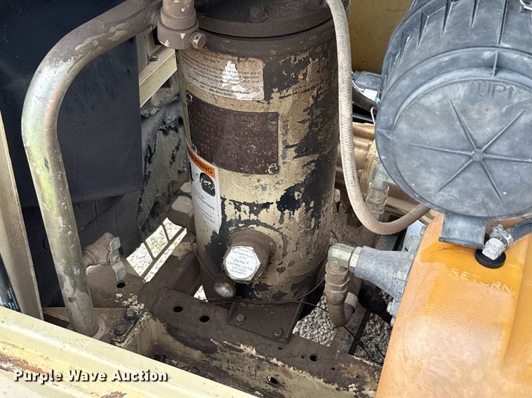 image for item ED5686 2001 Ingersoll-Rand P185WJD air compressor