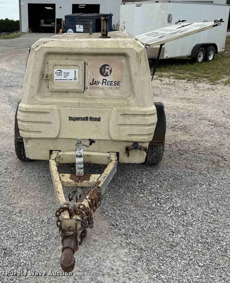image for item ED5687 2002 Ingersoll-Rand P185 air compressor