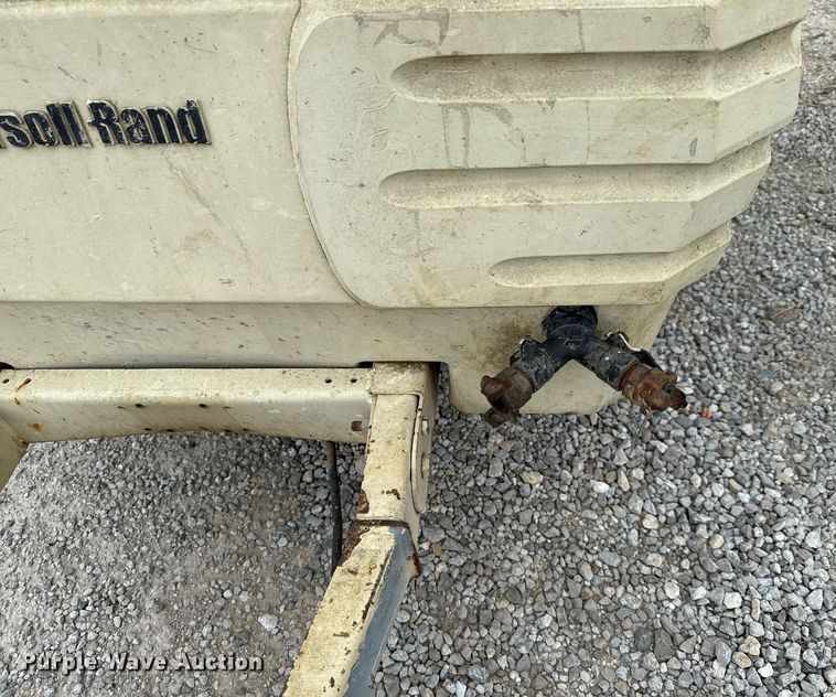 image for item ED5687 2002 Ingersoll-Rand P185 air compressor