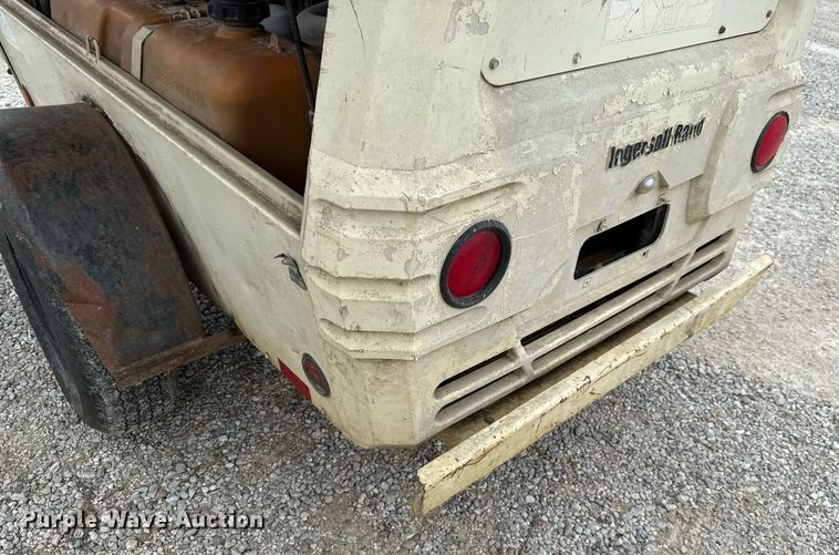 image for item ED5687 2002 Ingersoll-Rand P185 air compressor
