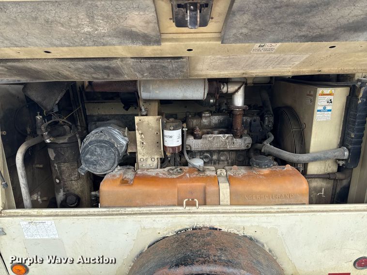 image for item ED5687 2002 Ingersoll-Rand P185 air compressor