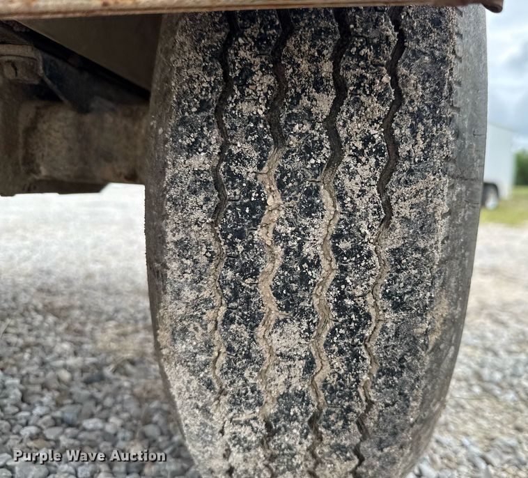 image for item ED5687 2002 Ingersoll-Rand P185 air compressor