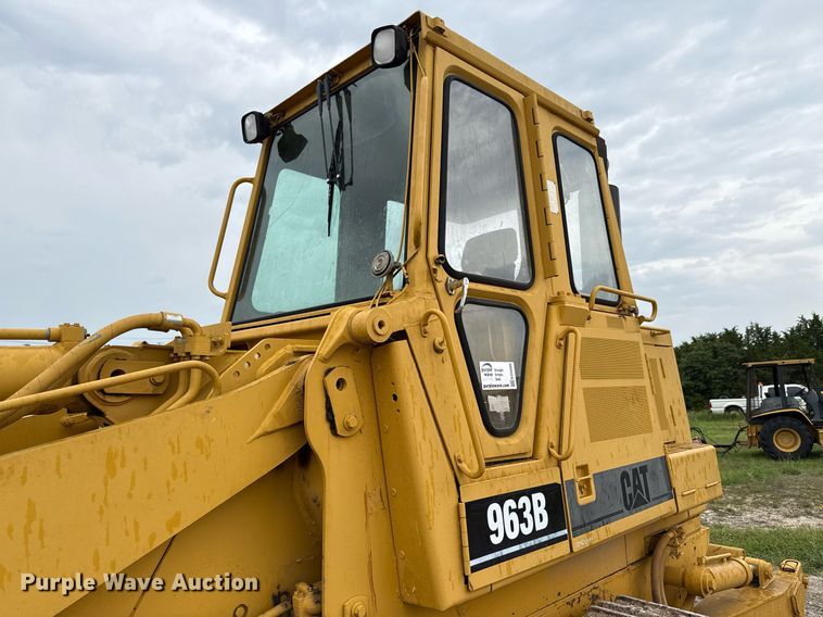 image for item ED5689 1998 Caterpillar 963B track loader