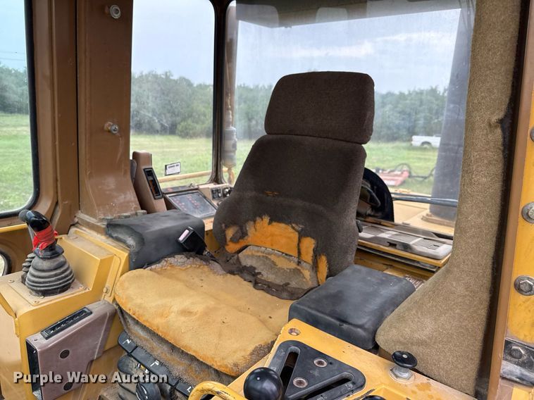 image for item ED5689 1998 Caterpillar 963B track loader