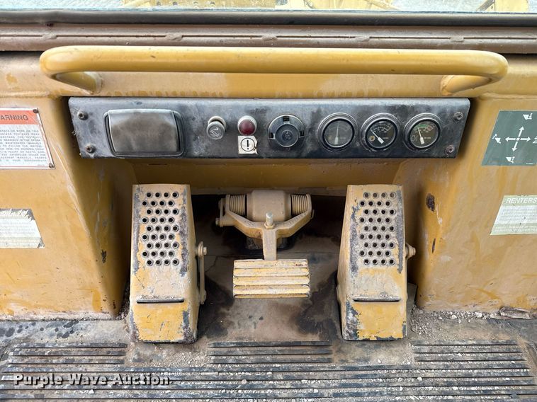 image for item ED5689 1998 Caterpillar 963B track loader