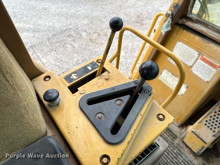 image for item ED5689 1998 Caterpillar 963B track loader