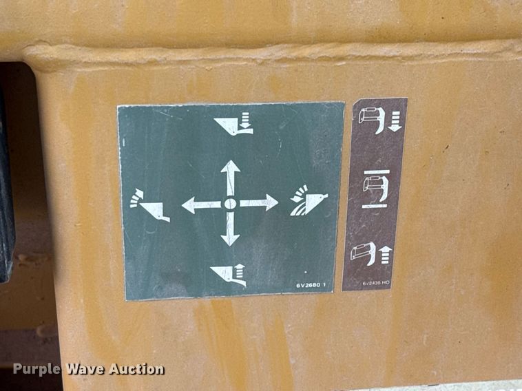 image for item ED5689 1998 Caterpillar 963B track loader