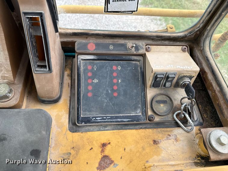 image for item ED5689 1998 Caterpillar 963B track loader