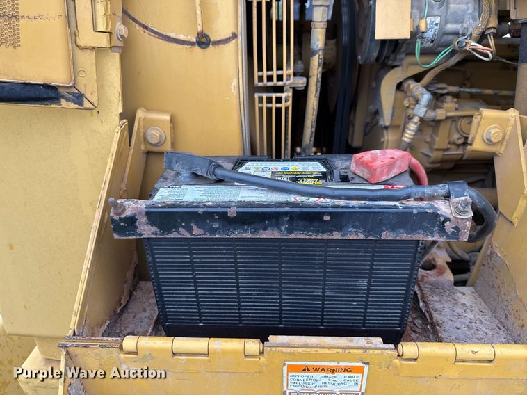 image for item ED5689 1998 Caterpillar 963B track loader