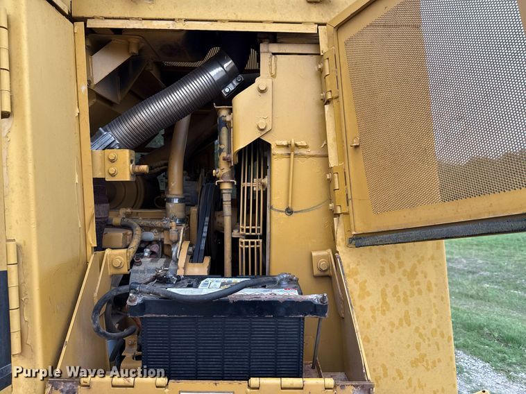 image for item ED5689 1998 Caterpillar 963B track loader