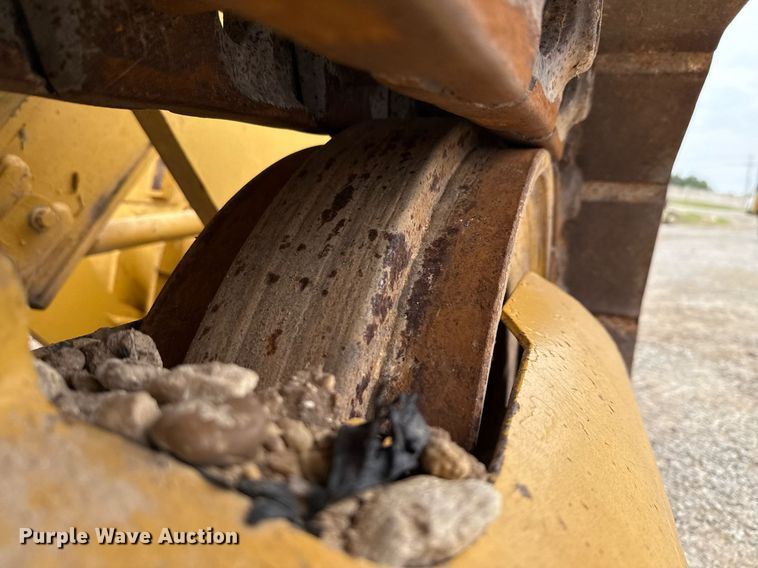 image for item ED5689 1998 Caterpillar 963B track loader