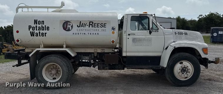 image for item ED5691 1996 Ford F800 water truck