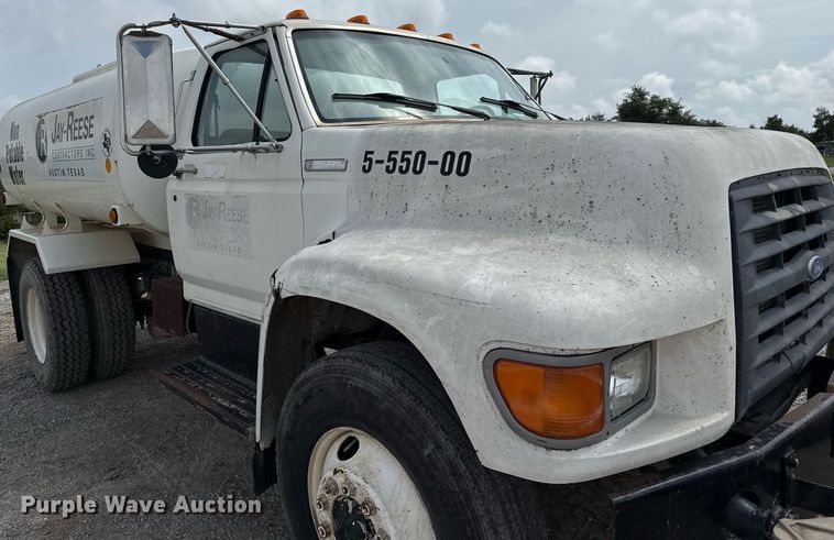 image for item ED5691 1996 Ford F800 water truck