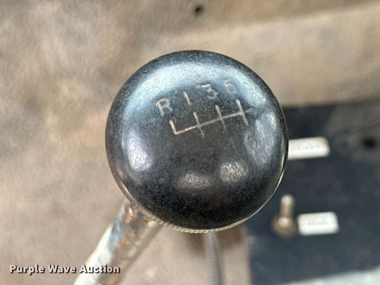 image for item ED5691 1996 Ford F800 water truck