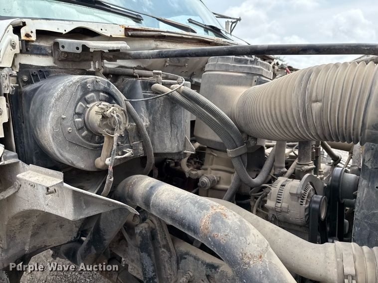 image for item ED5691 1996 Ford F800 water truck