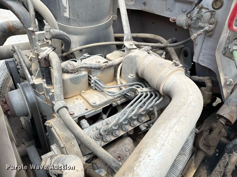 image for item ED5691 1996 Ford F800 water truck