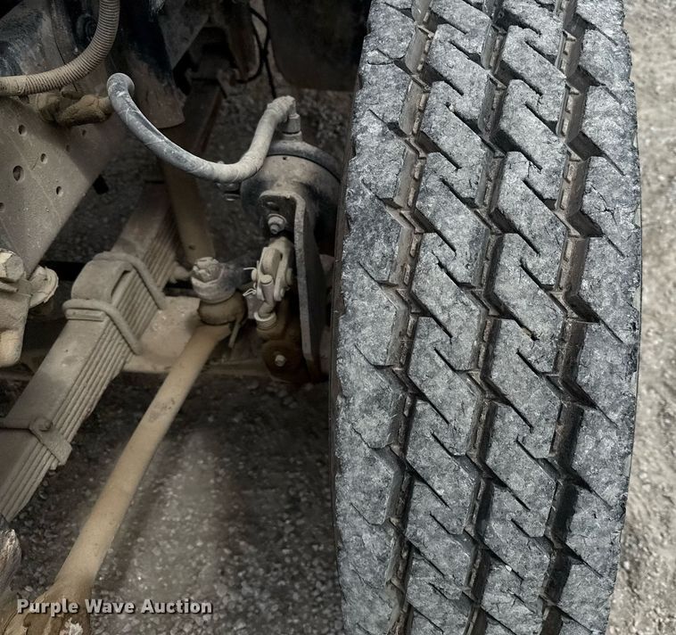 image for item ED5691 1996 Ford F800 water truck