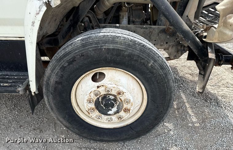 image for item ED5691 1996 Ford F800 water truck