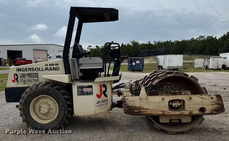 image for item ED5692 1998 Ingersoll-Rand SD-70F Pro Pac single drum vibratory roller