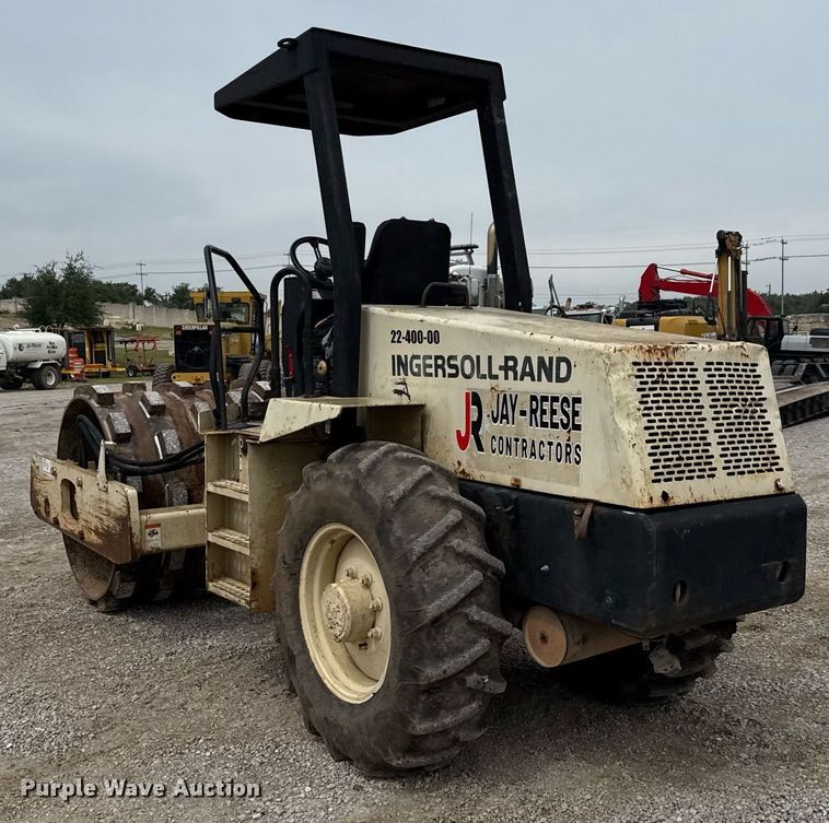 image for item ED5692 1998 Ingersoll-Rand SD-70F Pro Pac single drum vibratory roller