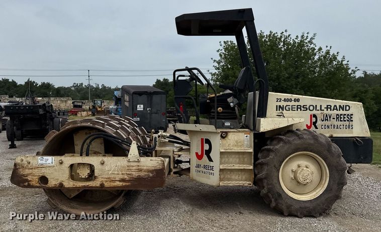 image for item ED5692 1998 Ingersoll-Rand SD-70F Pro Pac single drum vibratory roller