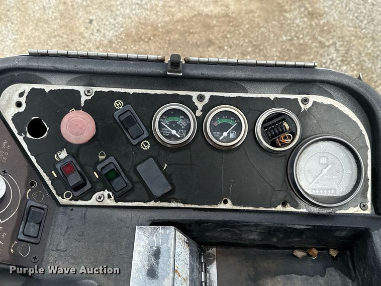 image for item ED5692 1998 Ingersoll-Rand SD-70F Pro Pac single drum vibratory roller