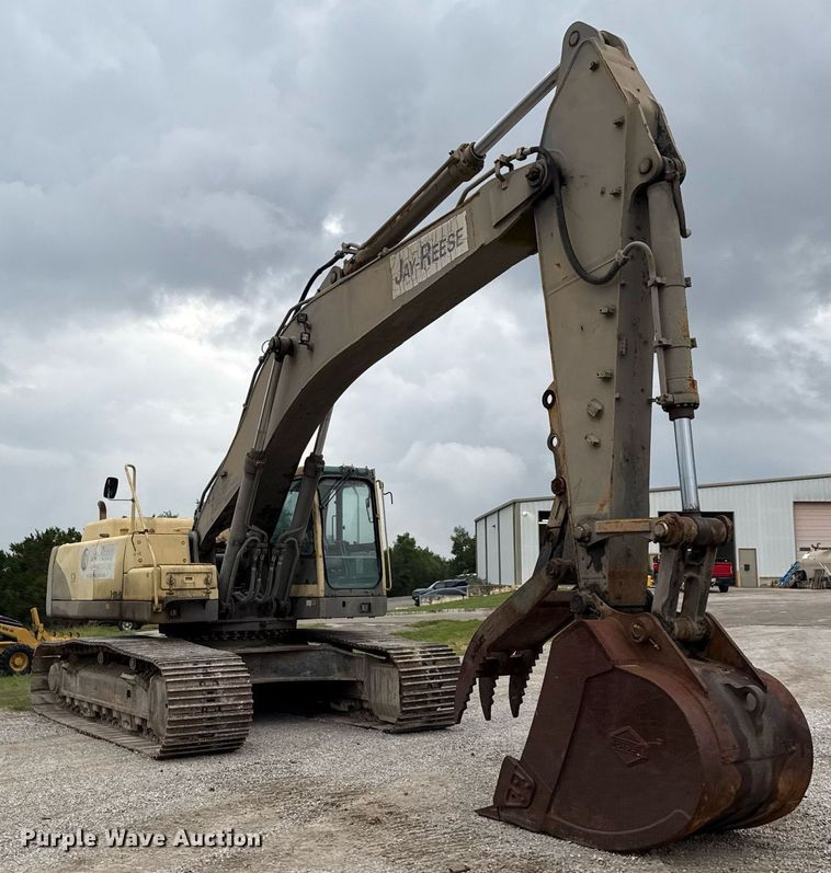 image for item ED5693 2003 Volvo EC 460 BLC excavator