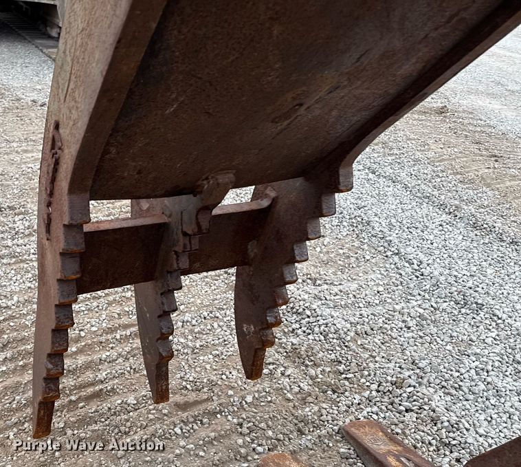 image for item ED5693 2003 Volvo EC 460 BLC excavator