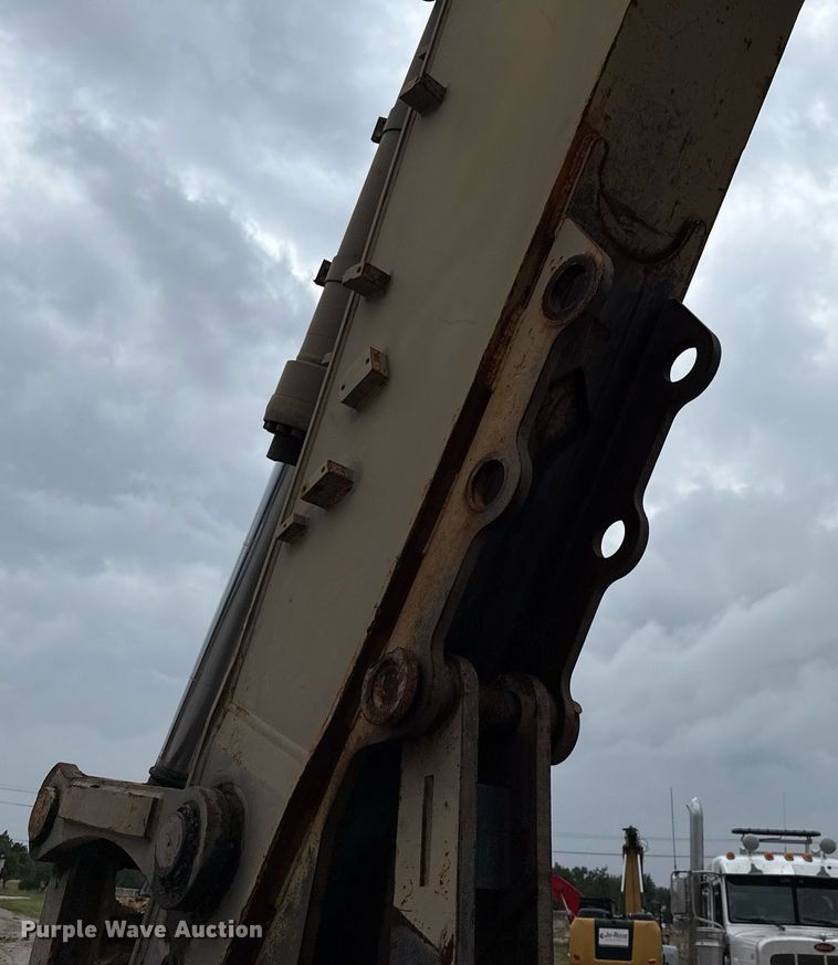 image for item ED5693 2003 Volvo EC 460 BLC excavator