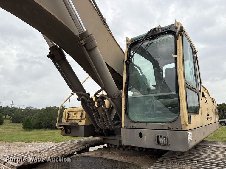 image for item ED5693 2003 Volvo EC 460 BLC excavator