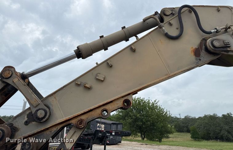 image for item ED5693 2003 Volvo EC 460 BLC excavator