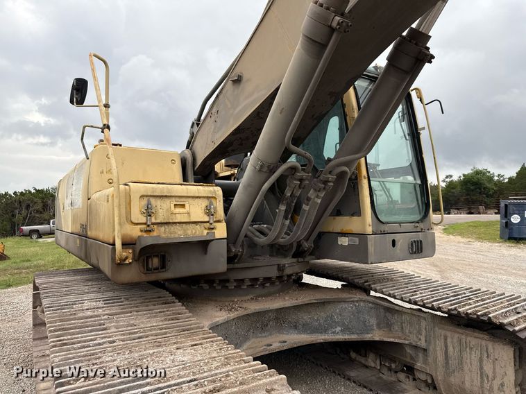 image for item ED5693 2003 Volvo EC 460 BLC excavator