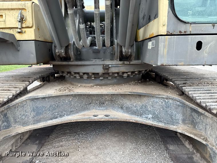image for item ED5693 2003 Volvo EC 460 BLC excavator