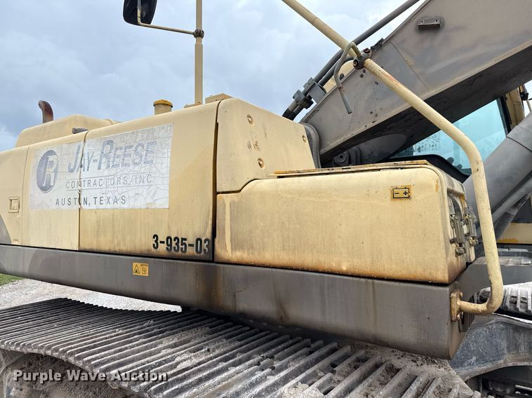 image for item ED5693 2003 Volvo EC 460 BLC excavator