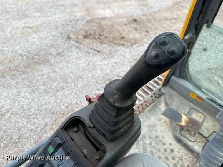 image for item ED5693 2003 Volvo EC 460 BLC excavator