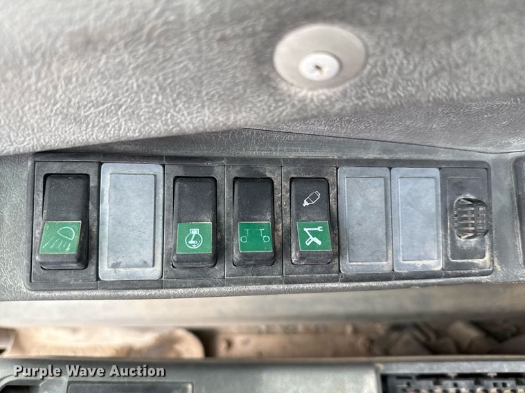 image for item ED5693 2003 Volvo EC 460 BLC excavator