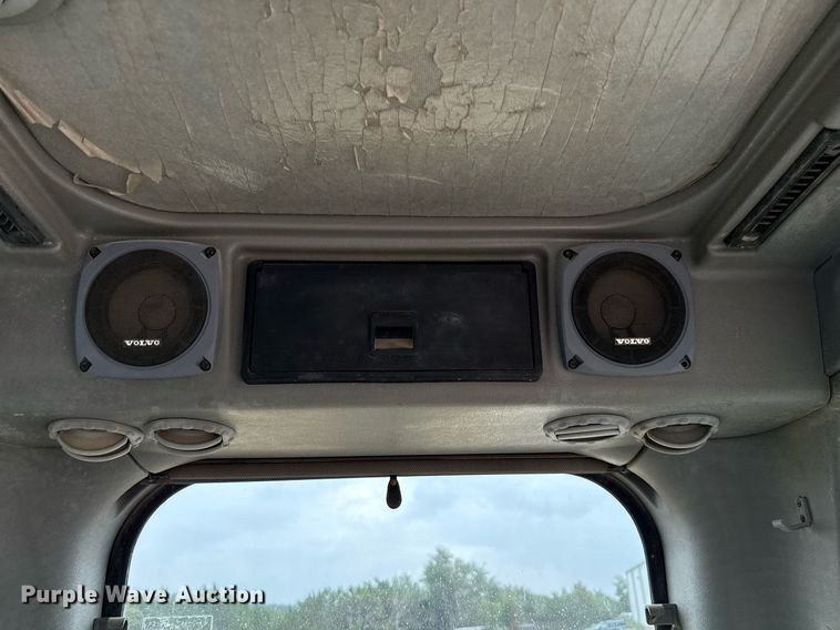 image for item ED5693 2003 Volvo EC 460 BLC excavator