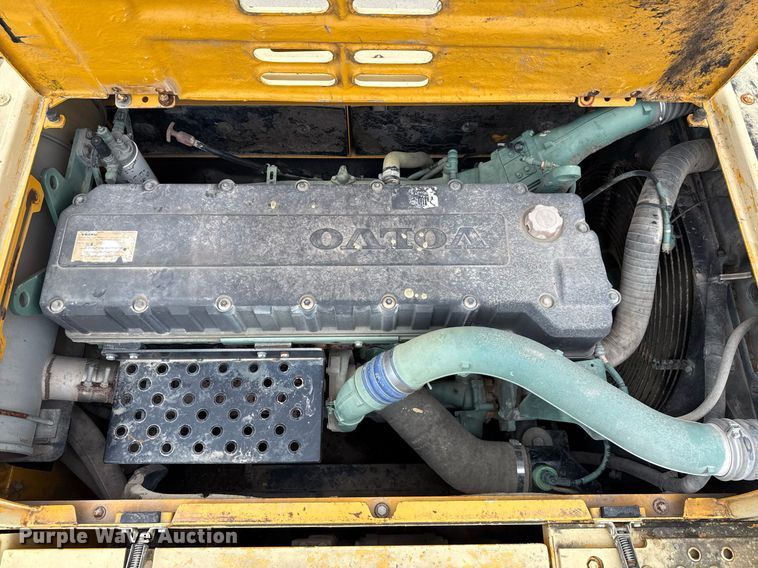 image for item ED5693 2003 Volvo EC 460 BLC excavator