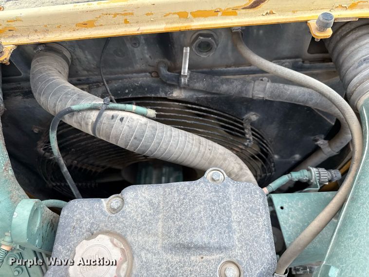 image for item ED5693 2003 Volvo EC 460 BLC excavator