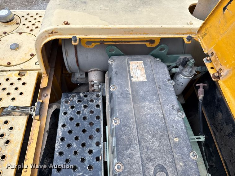 image for item ED5693 2003 Volvo EC 460 BLC excavator