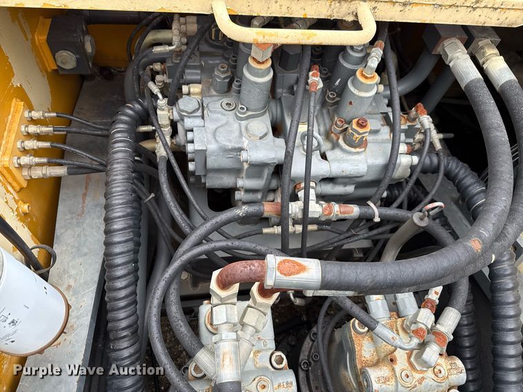 image for item ED5693 2003 Volvo EC 460 BLC excavator