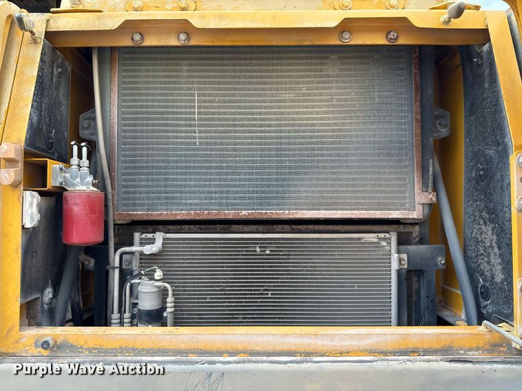 image for item ED5693 2003 Volvo EC 460 BLC excavator