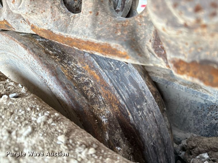 image for item ED5693 2003 Volvo EC 460 BLC excavator