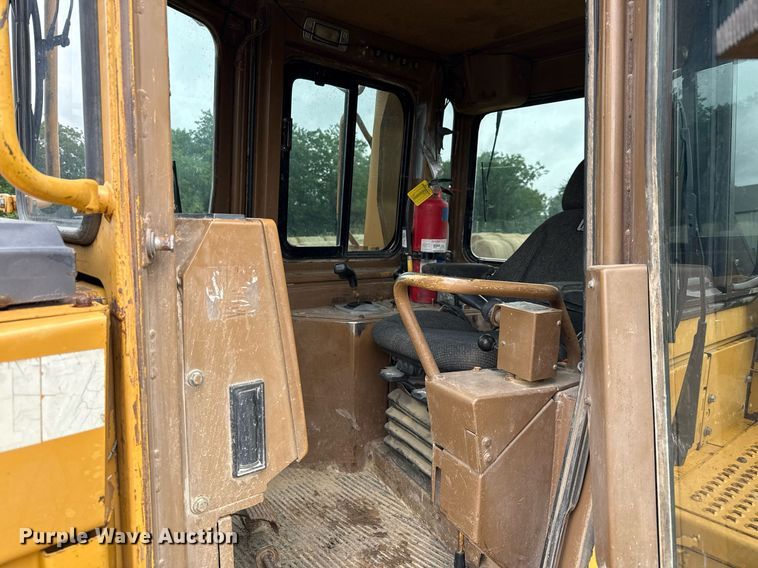 image for item ED5707 1988 Caterpillar  D8N dozer