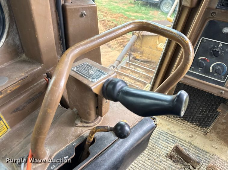 image for item ED5707 1988 Caterpillar  D8N dozer