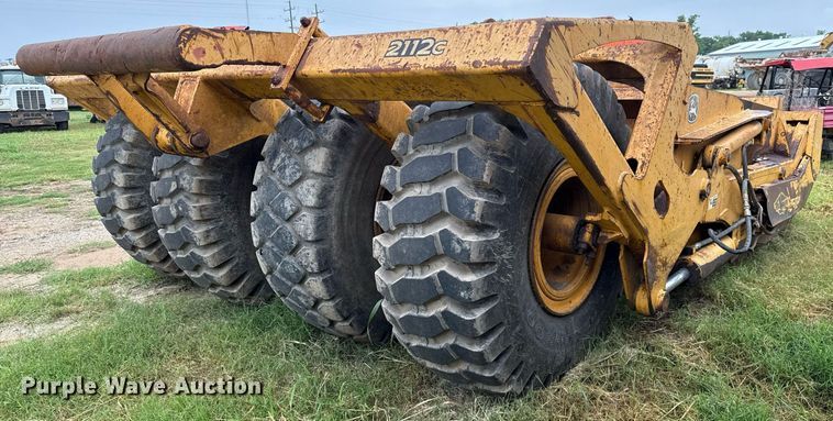 image for item ED5709 2012 John Deere 2112C scraper