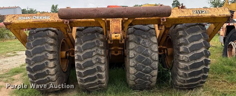 image for item ED5709 2012 John Deere 2112C scraper